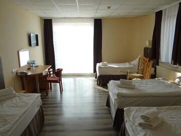 Фото номера Четырехместный номер Отель Hotel Relax г. Слубице 5